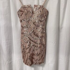 EC Emerald Sundae Junior's V Wire Sequined Bodycon Dress Lined‎ Champagne Gold M